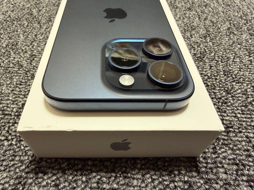【美品】iPhone15 pro 256G バッテリー100% ブルーチタニウム