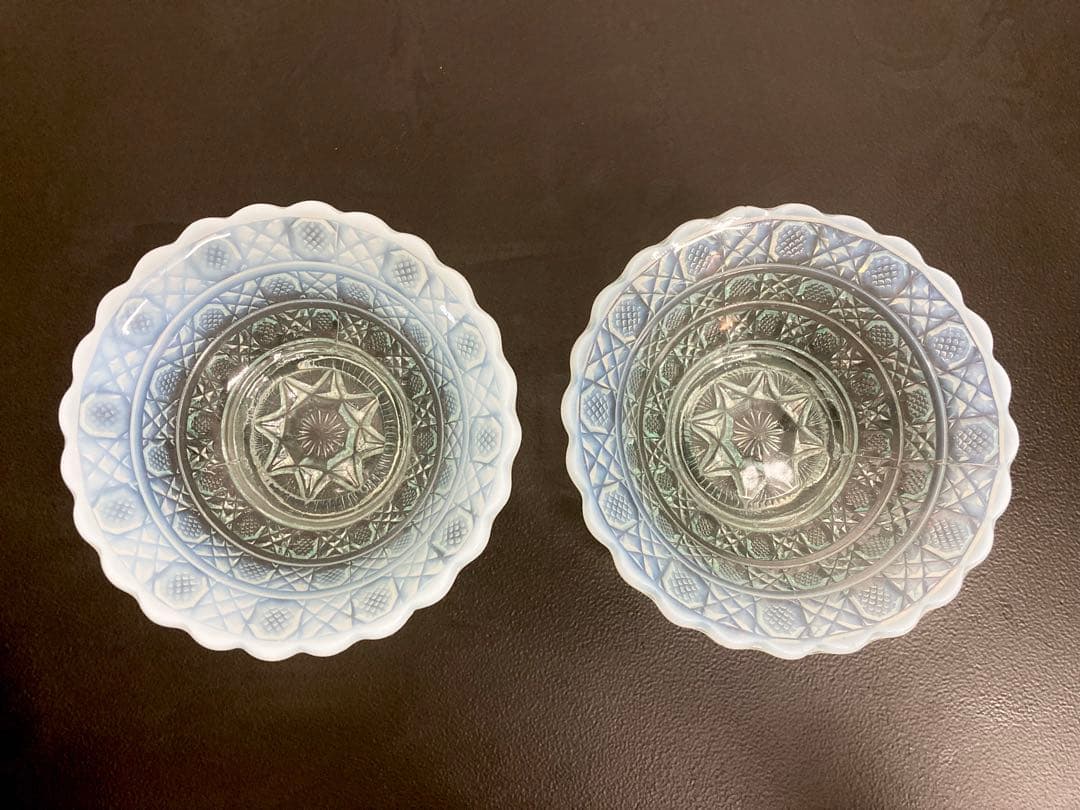 明治〜大正時代 色ガラス 乳白色 切子 彫刻 氷皿 ペア 2客