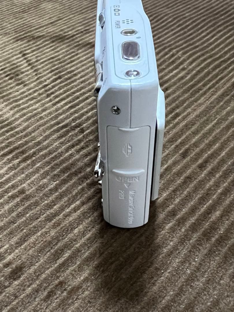 【ほぼ新品】SONY Cyber-shot DSC-T10 デジタルカメラ白