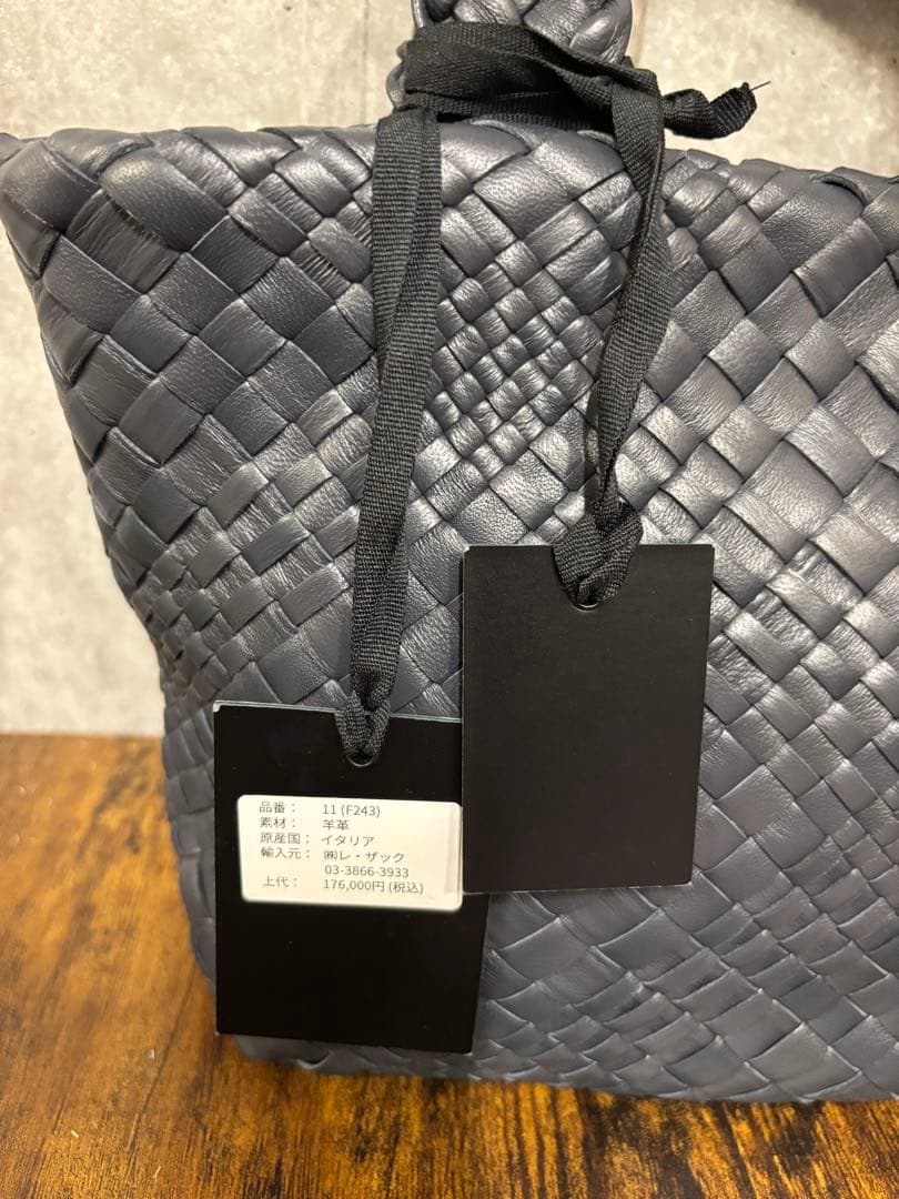 再新入荷大人気ミニトート　ラムレザーイントレチャート　ラスト1点