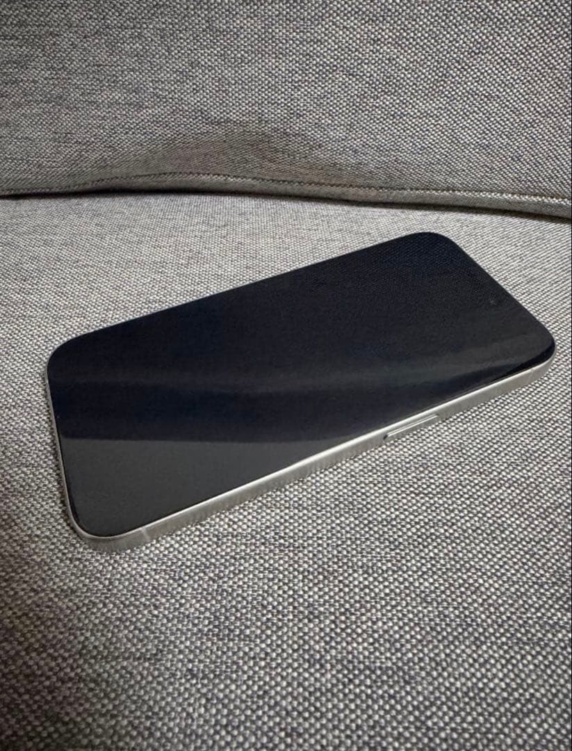 Apple iPhone 15pro ナチュラルチタニウム 256GB