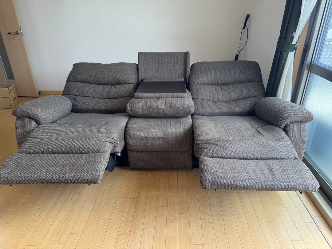 電動リクライニング機能付き3人掛けソファ