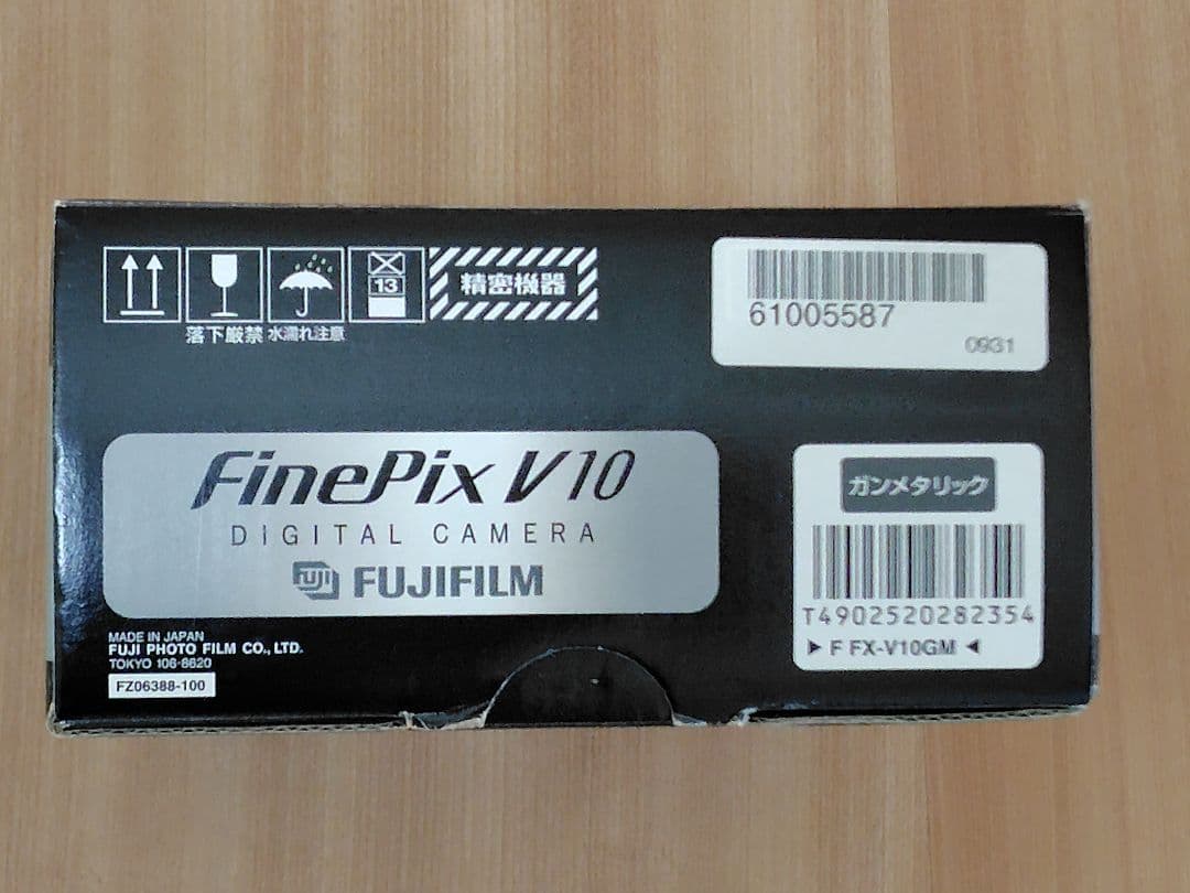 動作確認済み☆ FUJIFILM FinePix V10　デジカメ