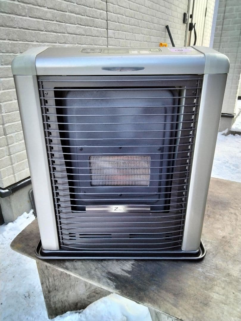 サンポットFF石油ストーブゼータス！品番「FFR‐563SX」2016年式中古品