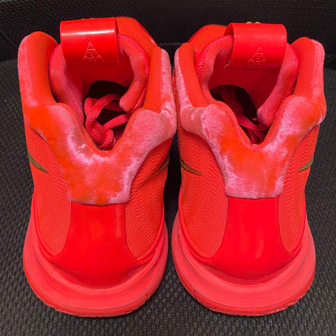 超美品Nike Kyrie 4 EPナイキカイリー4バッシュ29cm