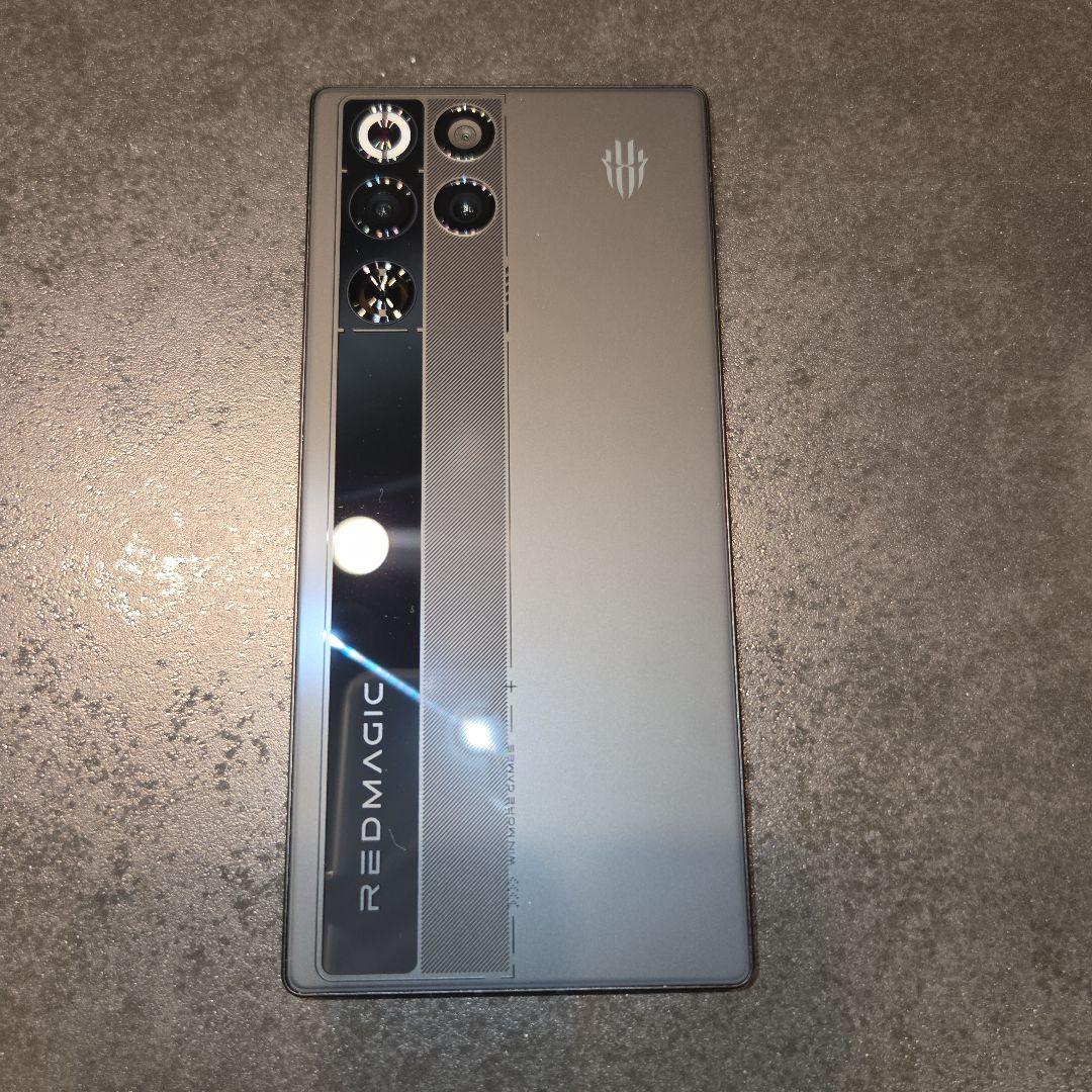 REDMAGIC 11 Pro 本体