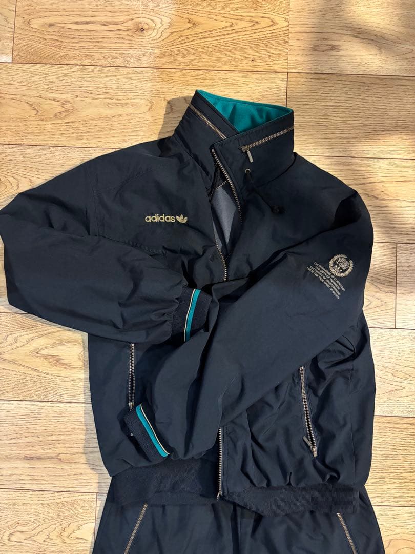 80から90年代　デサント製　アディダスオリジナルナイロンジャケットセットアップ