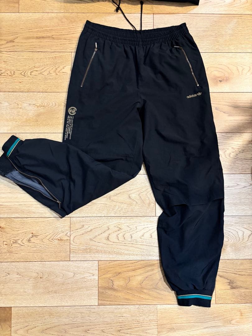 80から90年代　デサント製　アディダスオリジナルナイロンジャケットセットアップ