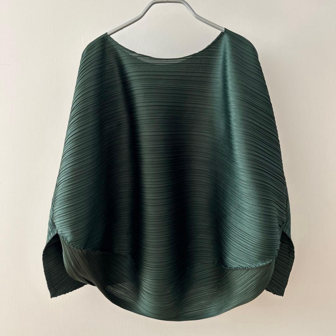 PLEATS PLEASE グリーン　トップス