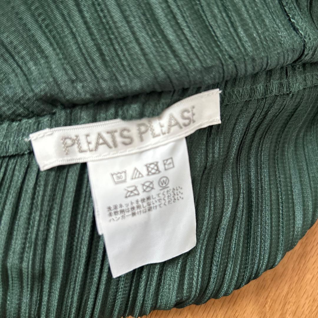 PLEATS PLEASE グリーン　トップス