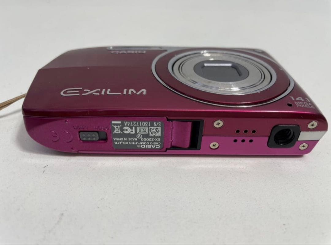 デジタルカメラ CASIO EXILIM EX-Z2000