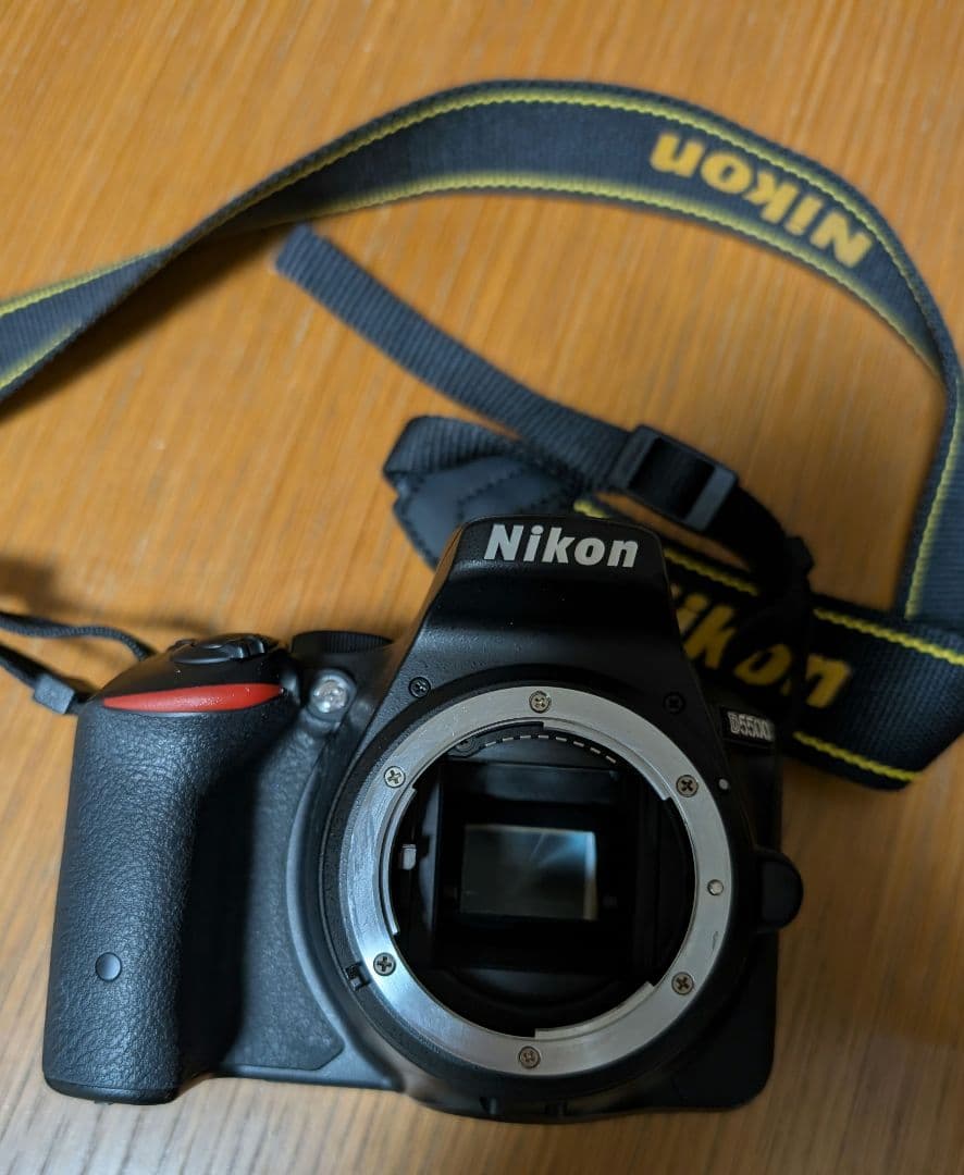 Nikon D5500 デジタル一眼レフ 本体とレンズ付き