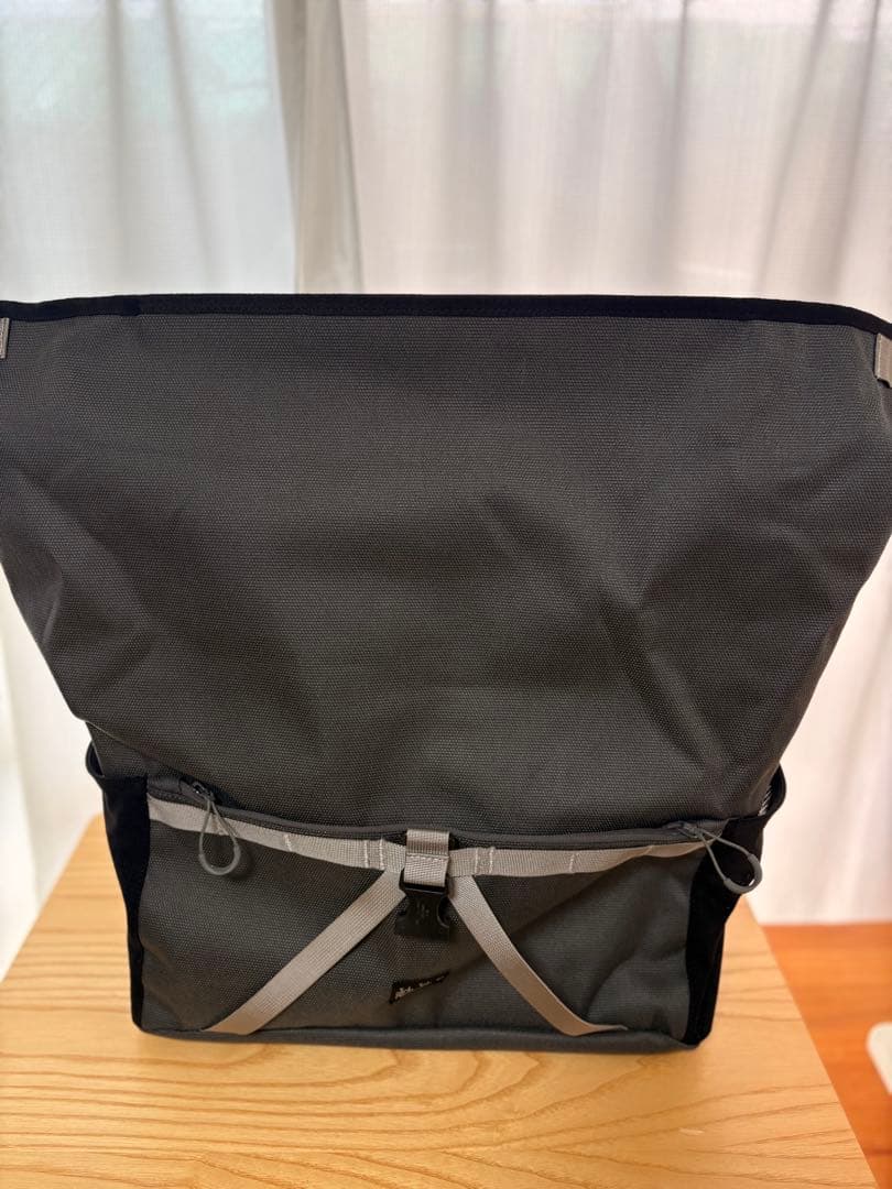 ブロンプトン Roll Top Bag 28L Dark Grey