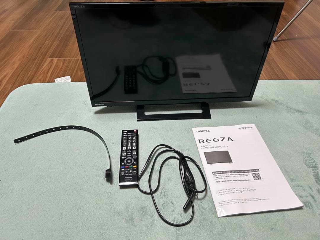 TOSHIBA 24インチテレビ 24S24 2022年製　アンテナケーブル同封
