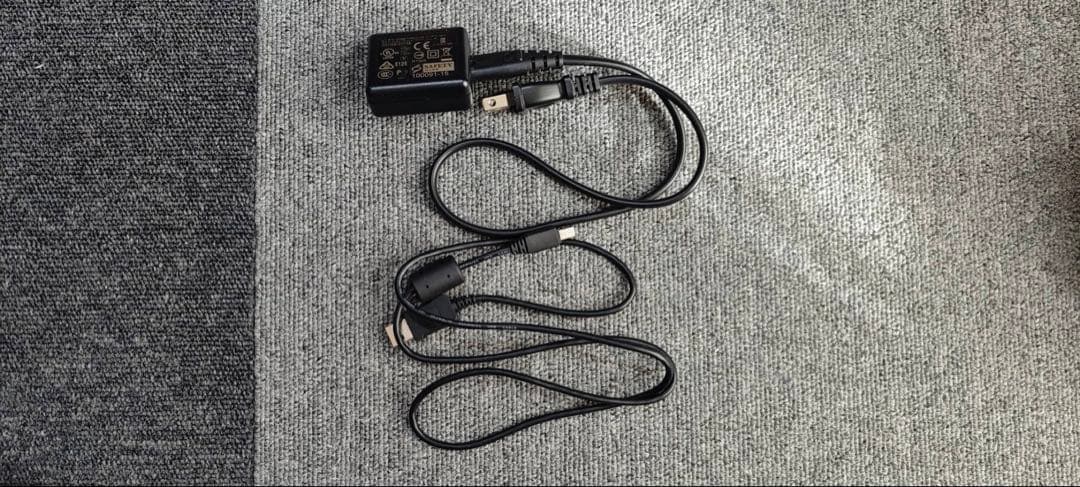 【美品】CASIO EXILIM EX-ZR200 コンパクトデジタルカメラ