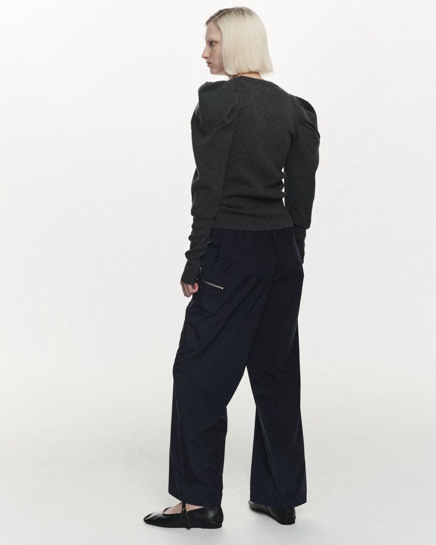 左近鈴乃さん　Bibiy. ビビィ　EFFIE PUFF KNIT ブラック