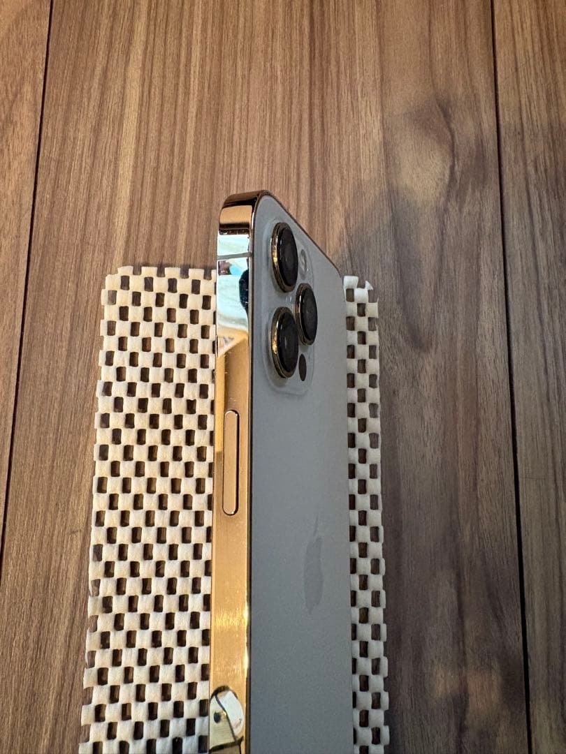 iPhone12 Pro Max ⭐︎256GB⭐︎バッテリー81%⭐︎ゴールド