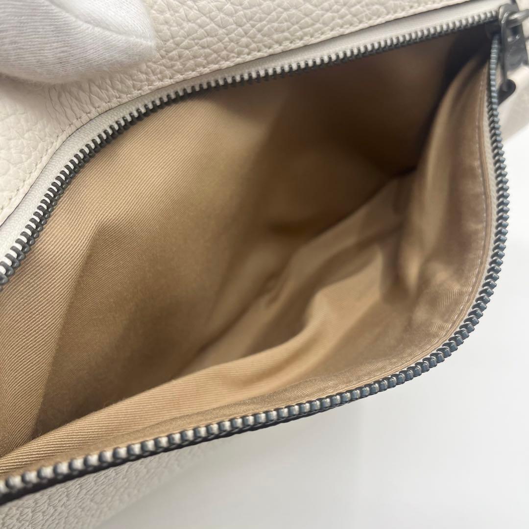 【未使用】コーチ　ボディバッグ　馬車ロゴ　ホワイト　希少　ショルダー