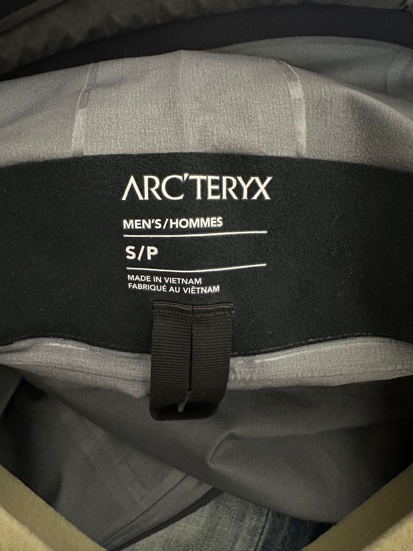 ジャケット・アウター ARC'TERYX BETA AR Stormhood JACKET S