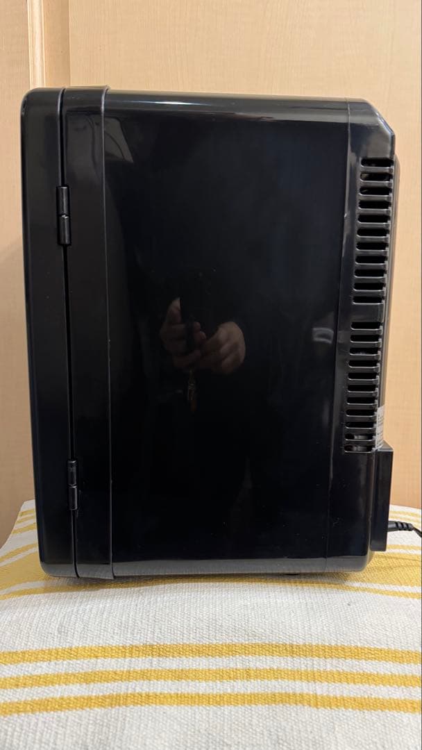 【ほぼ新品】家庭＆車載冷温庫10L氷点下-2～60℃保温保冷家庭＆車載用コード付