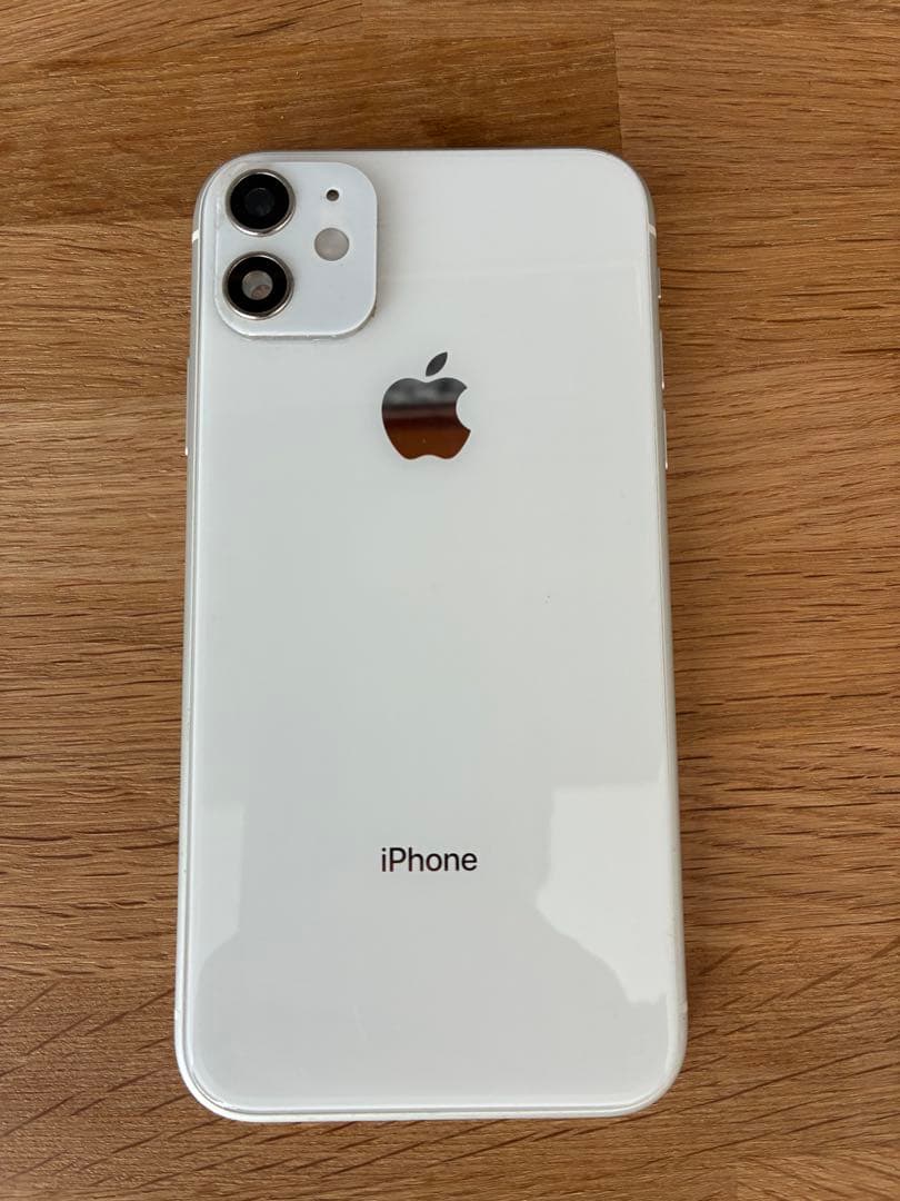 iPhone XR ホワイト　64GB docomo Air Tag限定品付