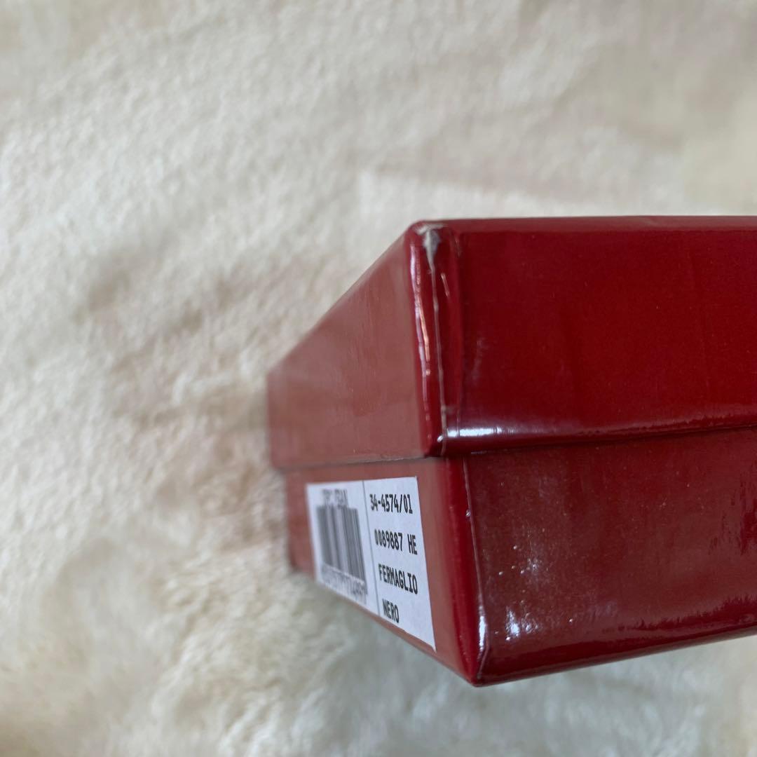 【美品】フェラガモ　ヴァラリボン　バレッタ　ブラック　ゴールド