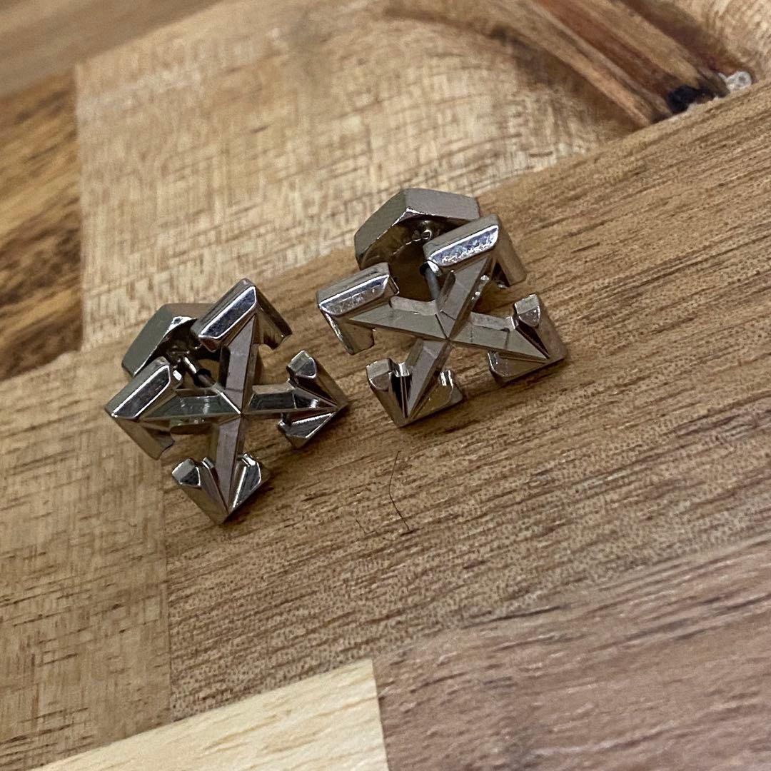 OFF-WHITE / オフホワイト アロー ピアス 2セット