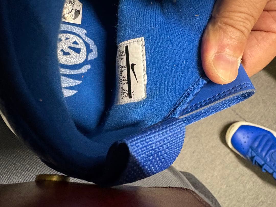 K*K様 NIKE ナイキ 880869-401 エア Shake