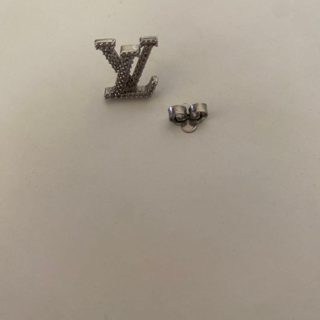 Louis Vuitton シルバー ピアス(片耳用)