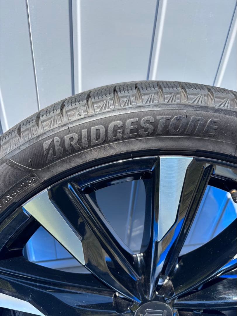 トヨタクラウンクロスオーバー 美品中古スタッドレスタイヤホイール4本セット