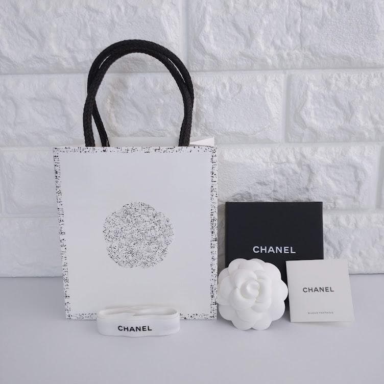 CHANEL フラワーモチーフ ブローチ
