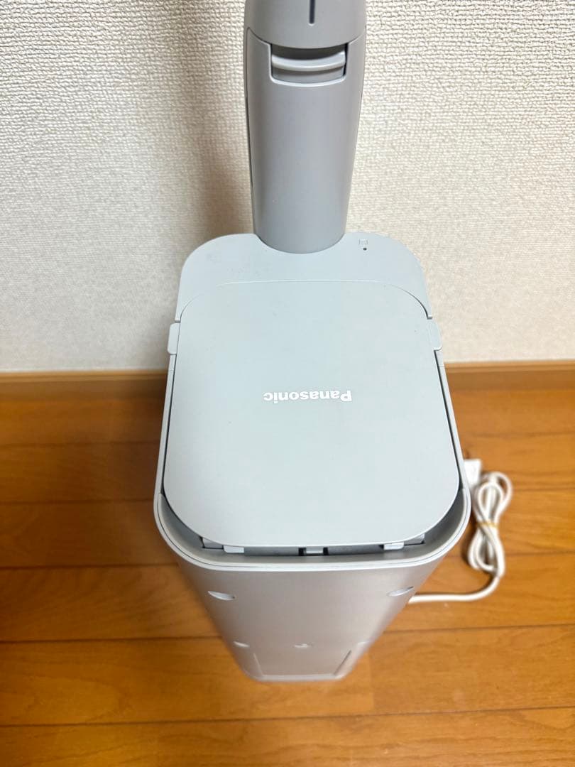 パナソニック セパレート型コードレススティック掃除機 MC-NS70F