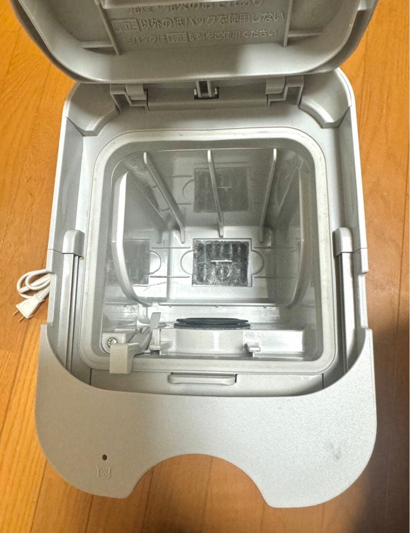 パナソニック セパレート型コードレススティック掃除機 MC-NS70F