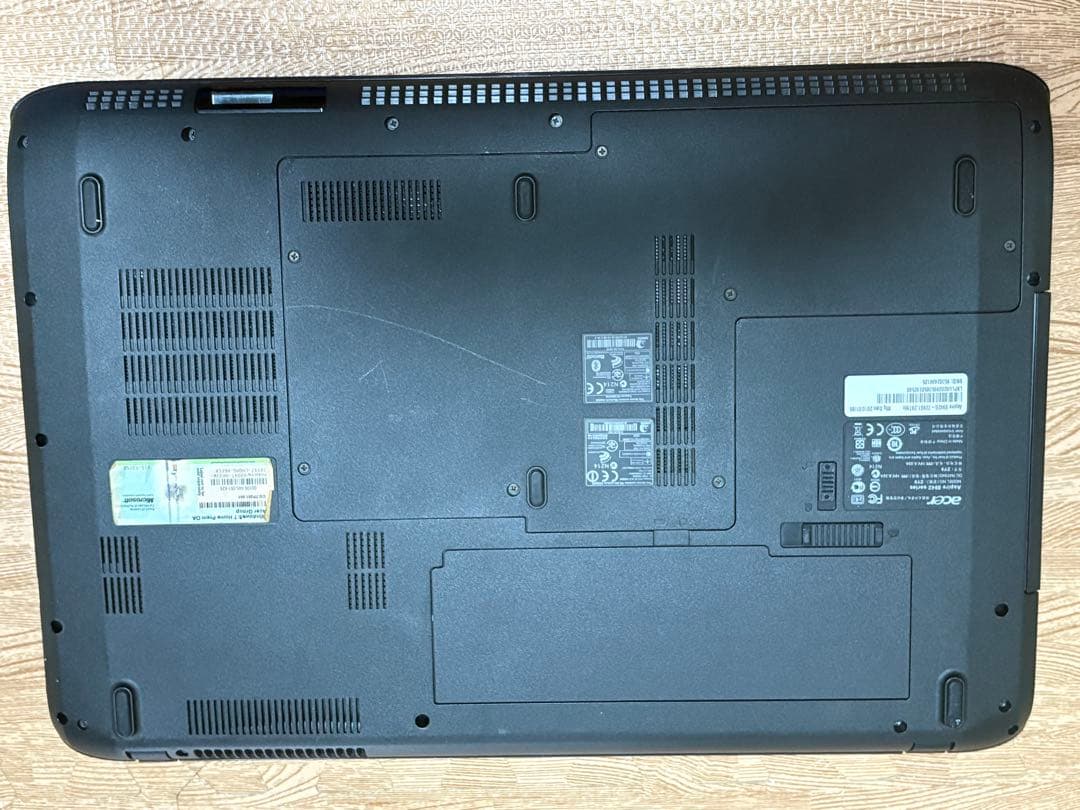 AcerノートPC/i7/8G/SSD240/ブルーレイ/Office2021