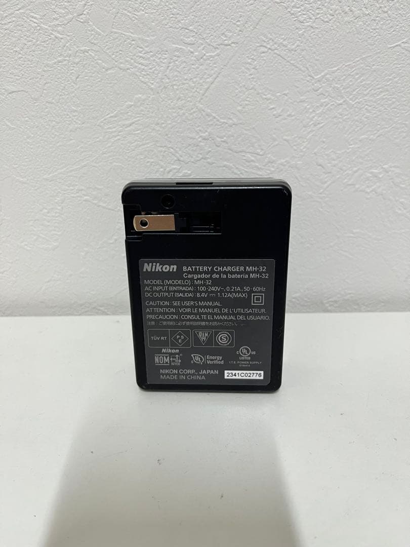 Nikon Z fc ミラーレス一眼カメラ