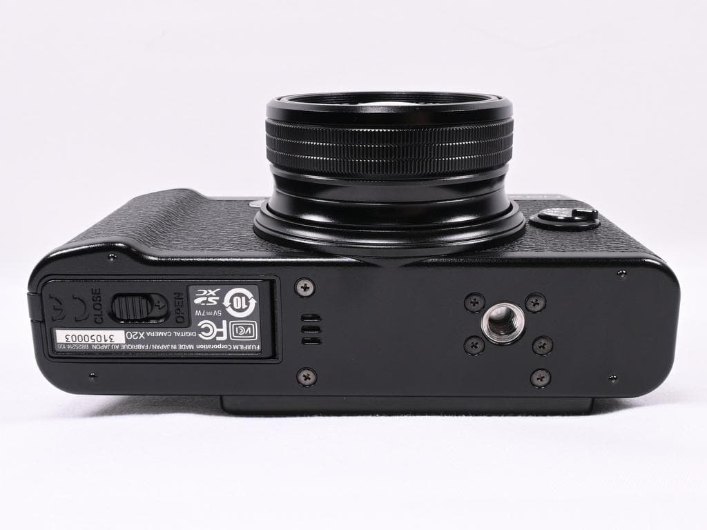 【美品】 フジフイルム FUJIFILM X20