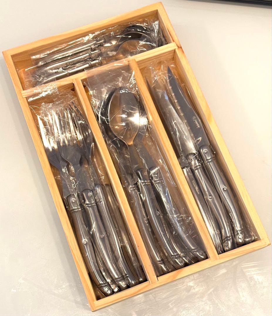 Laguiole elite カトラリーセット　24本入り　シルバー　刻印入り