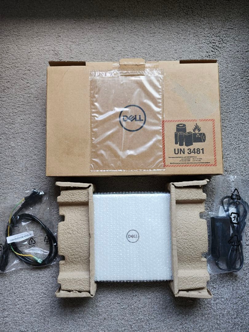 【ほぼ新品】DELL inspiron 11 3195 2-in-1 タッチ対応