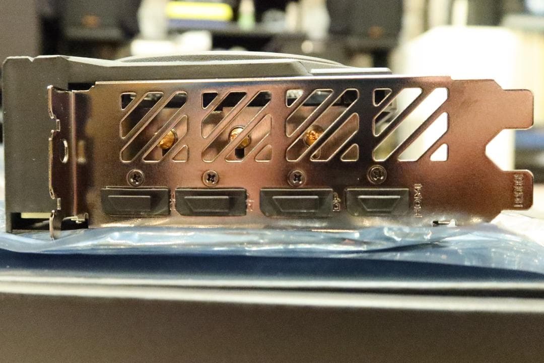 Gigabyte RTX4070Super WF OC V1.0 12G 美品