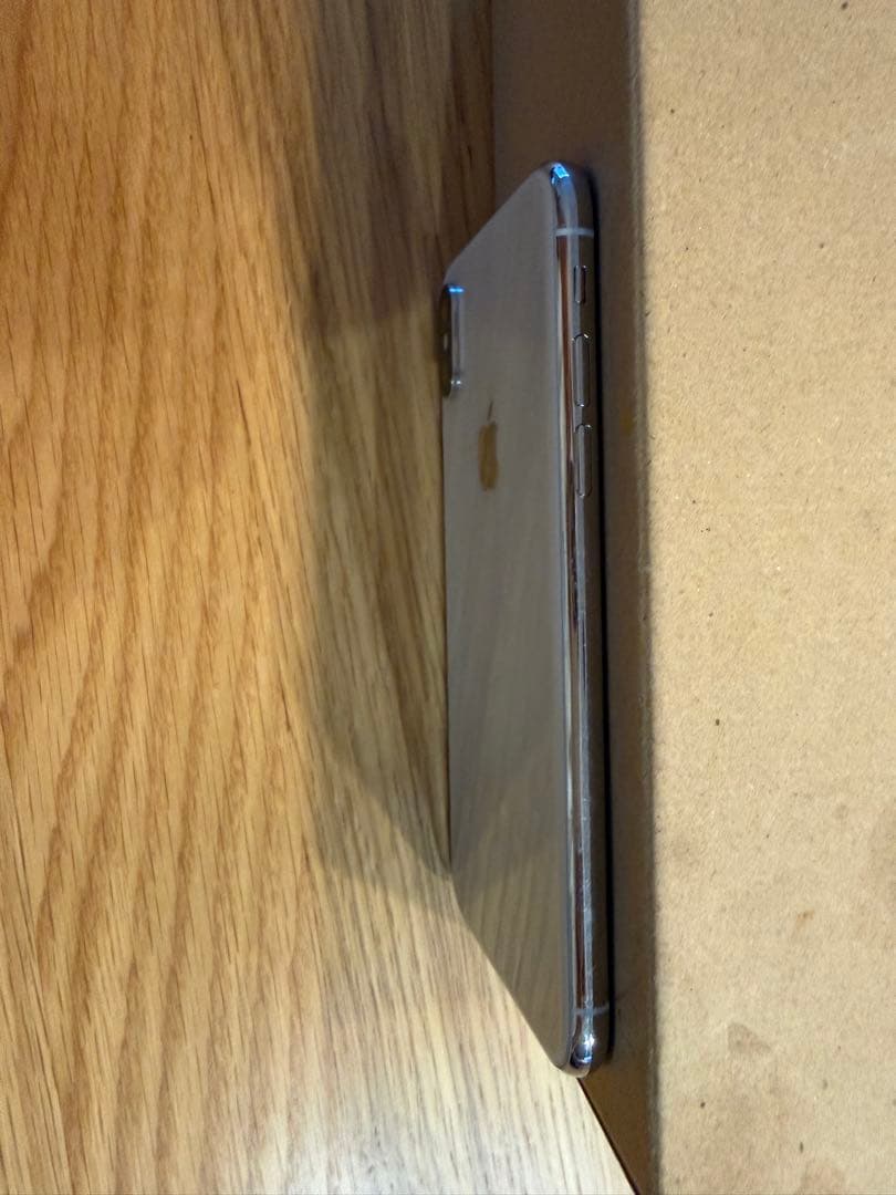 Apple iPhone XS ホワイト　64gb