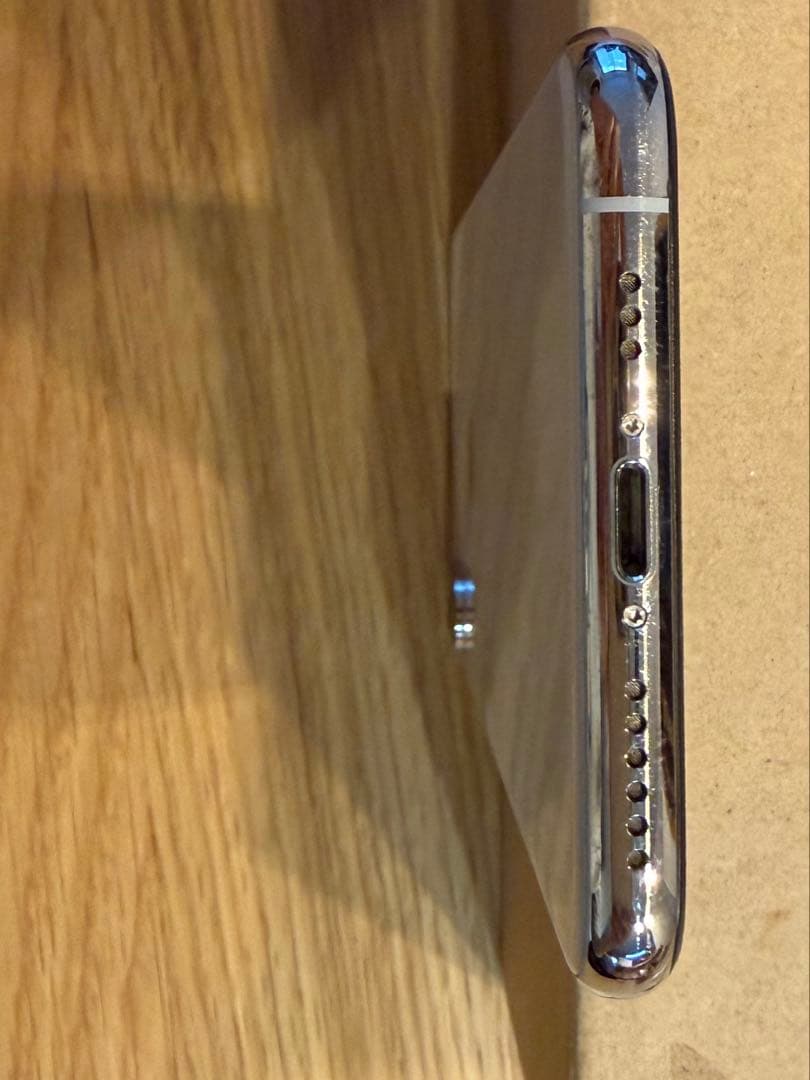 Apple iPhone XS ホワイト　64gb