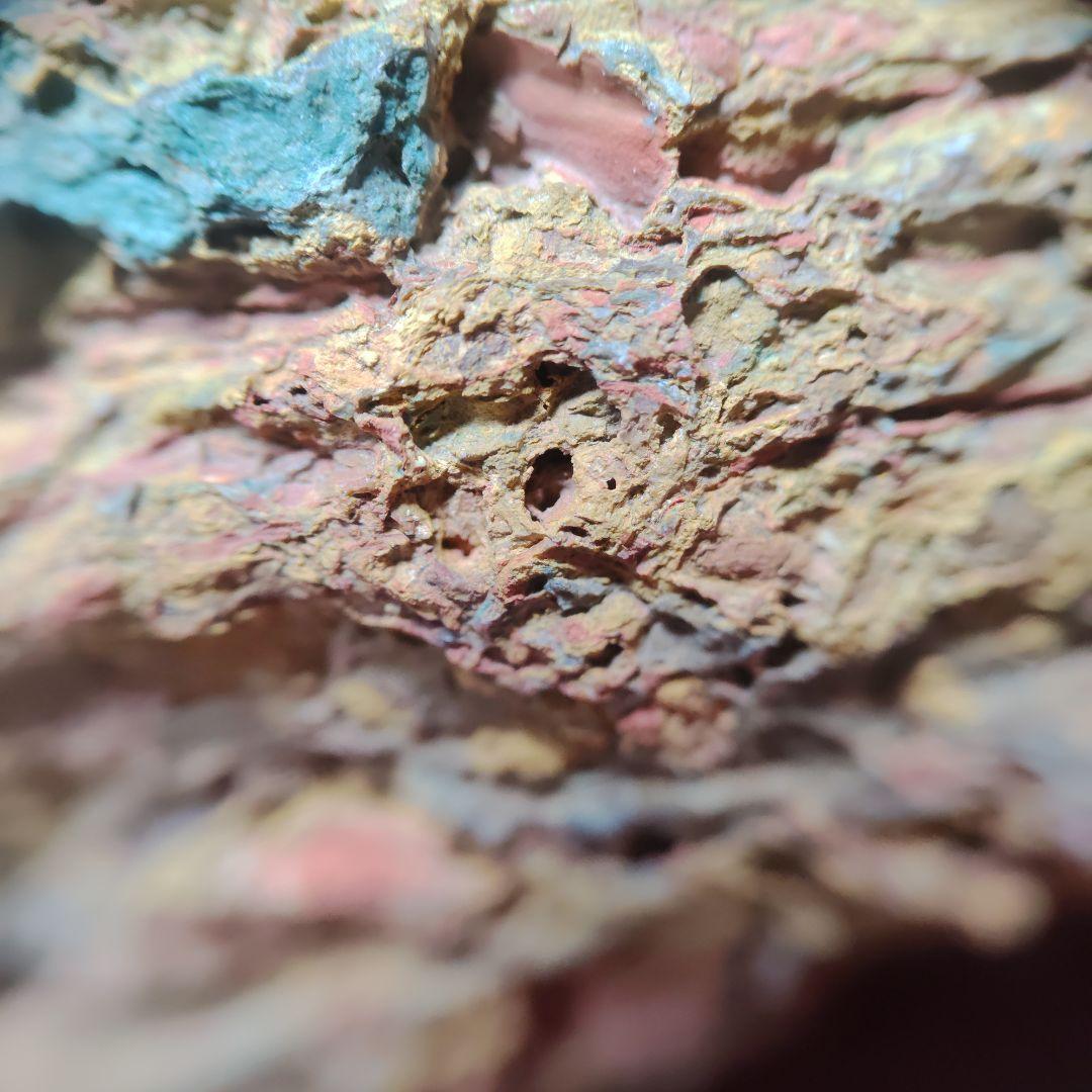 多彩な色の自然石（津軽錦石）原石、管理Ｎｏ．71238台除く