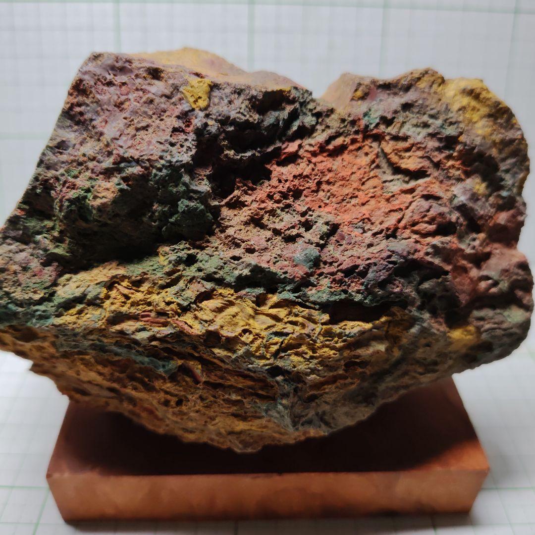 多彩な色の自然石（津軽錦石）原石、管理Ｎｏ．71238台除く