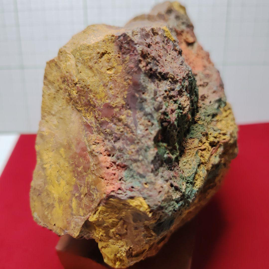 多彩な色の自然石（津軽錦石）原石、管理Ｎｏ．71238台除く