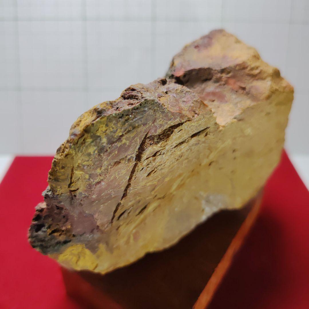 多彩な色の自然石（津軽錦石）原石、管理Ｎｏ．71238台除く