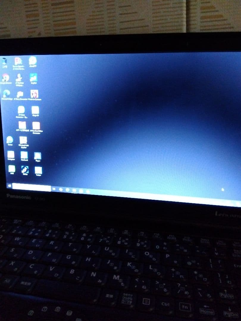 CPU i7｜メモリ16G｜AIとSNSに特化したパソコン！大容量バッテリー２つ