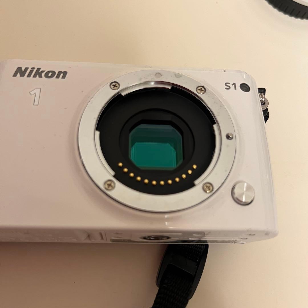 Nikon 1 J1 ミラーレスカメラ レンズ3本付き