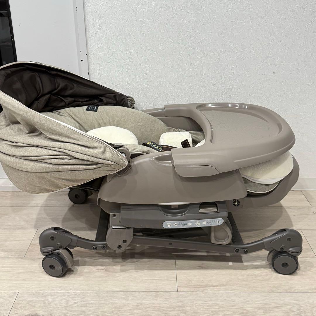 Combi ネムリラ AUTO SWING BEDi ベージュ おやすみドーム