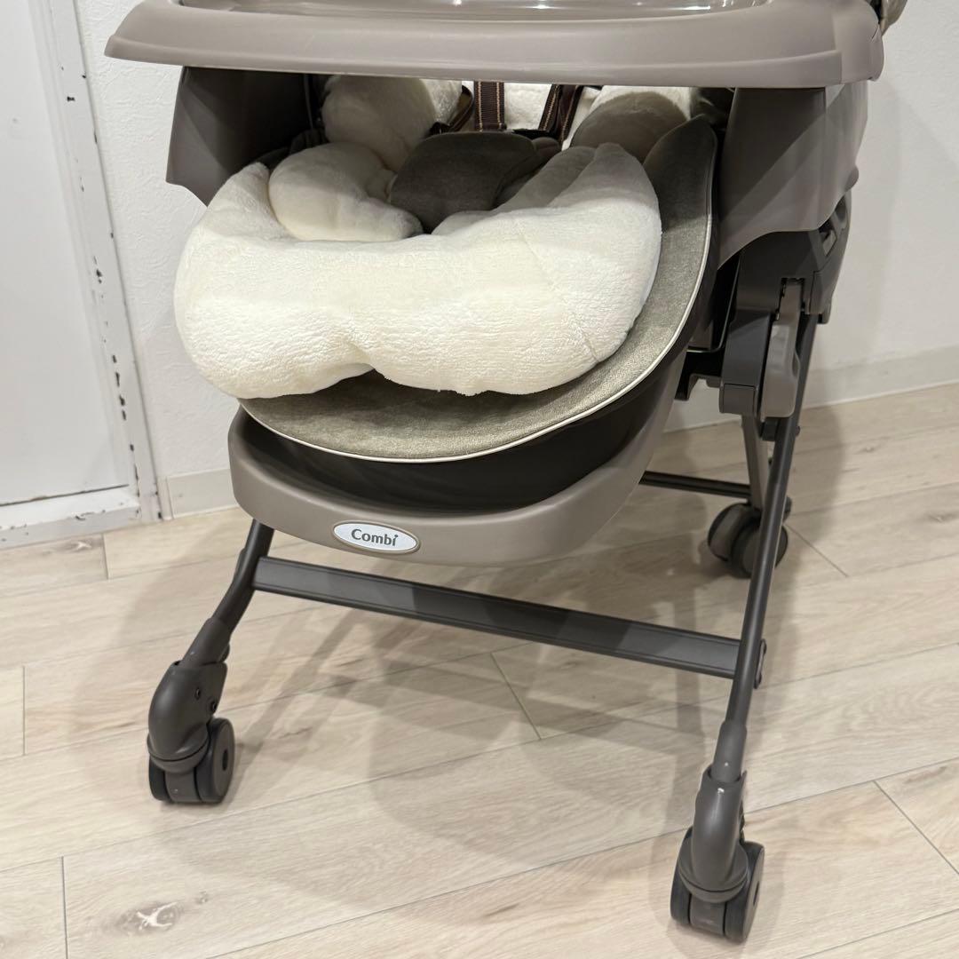 Combi ネムリラ AUTO SWING BEDi ベージュ おやすみドーム