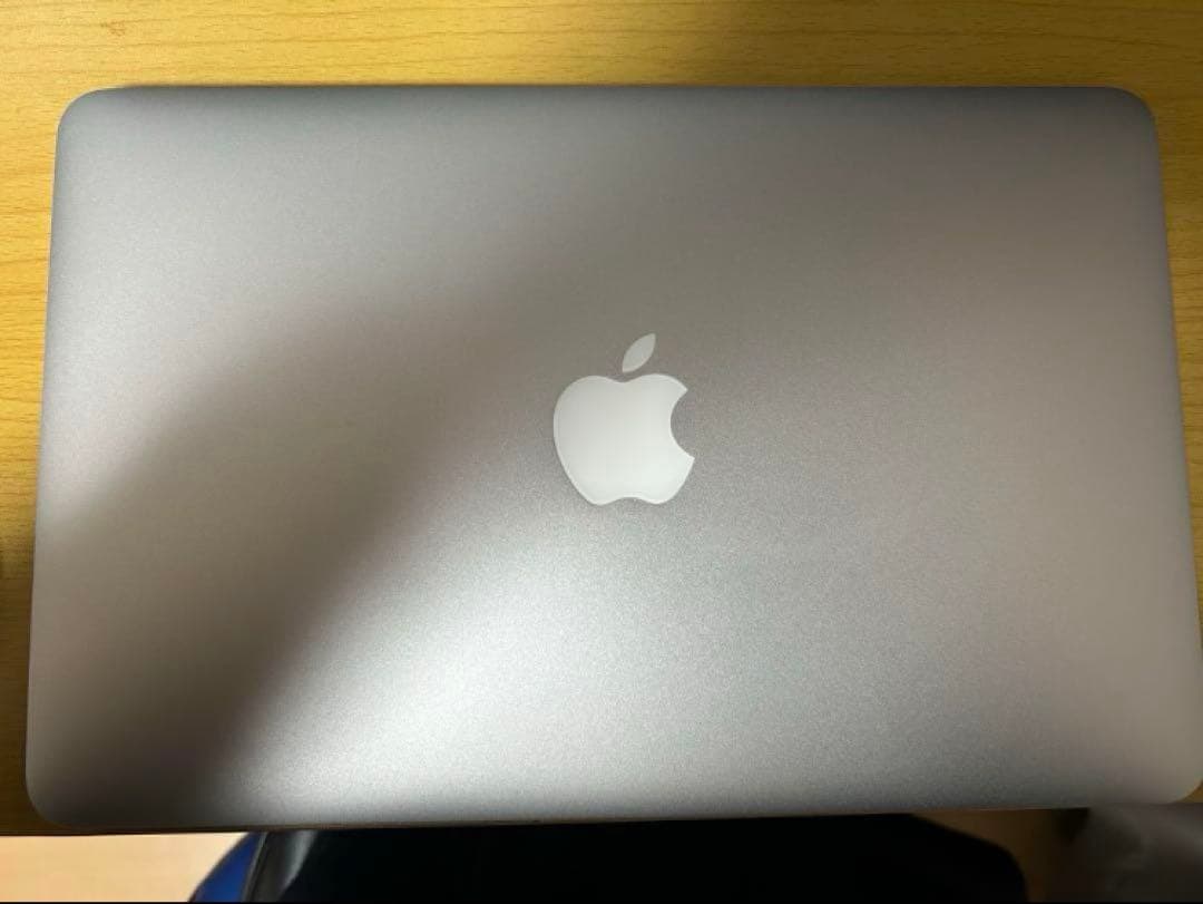 Apple MacBook Air 11インチ シルバー